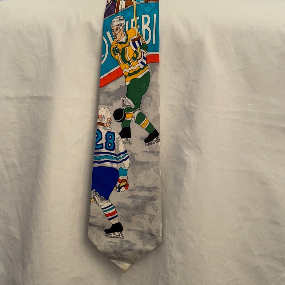 Nicole Miller 100% Silk Tie